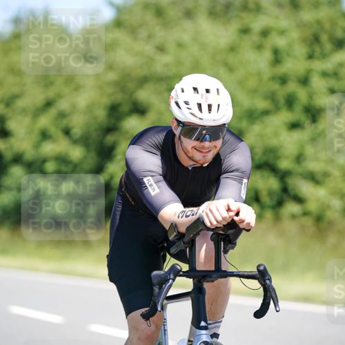 21.06.2026 - Viking Triathlon Michael Burmester http://msf.ph/oto/9880192 21.06.2026 13:18:54 Radfahren 39, 305, 344, 463 meine-sportfotos.de