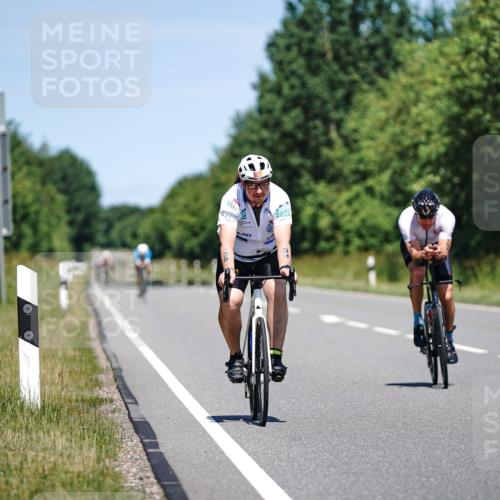 21.06.2026 - Viking Triathlon Michael Burmester http://msf.ph/oto/9880199 21.06.2026 13:19:01 Radfahren 39, 305, 326, 463 meine-sportfotos.de