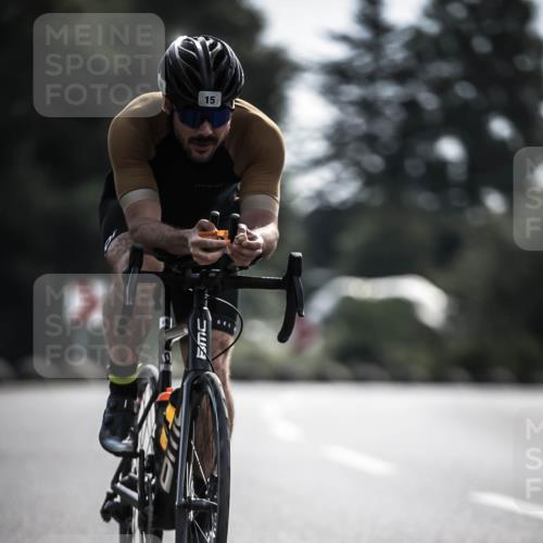 21.06.2026 - 29. Vierlanden-Triathlon H.Heesch http://msf.ph/oto/9880200 21.06.2026 09:12:44 Radfahren 13, 15, 45, 132, 290 meine-sportfotos.de