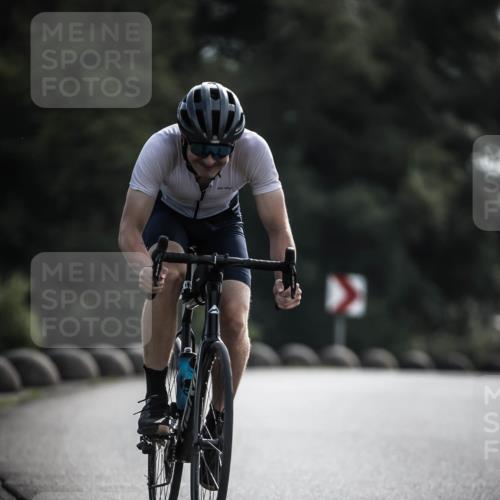 21.06.2026 - 29. Vierlanden-Triathlon H.Heesch http://msf.ph/oto/9880266 21.06.2026 09:12:56 Radfahren 20, 129, 137, 216 meine-sportfotos.de