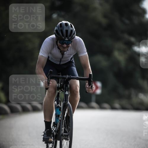 21.06.2026 - 29. Vierlanden-Triathlon H.Heesch http://msf.ph/oto/9880276 21.06.2026 09:12:56 Radfahren 20, 129, 137, 216 meine-sportfotos.de