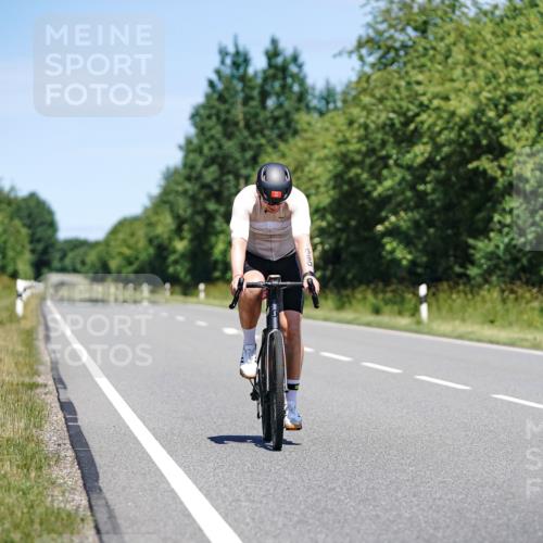 21.06.2026 - Viking Triathlon Michael Burmester http://msf.ph/oto/9880450 21.06.2026 13:20:43 Radfahren 237, 617 meine-sportfotos.de