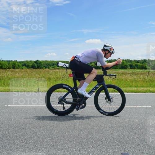 21.06.2026 - Viking Triathlon Michael Burmester http://msf.ph/oto/9880624 21.06.2026 12:46:38 Radfahren 16, 36, 105, 165, 178, 184, 251, 364, 407, 457, 504, 546, 606, 629, 629, 634 meine-sportfotos.de
