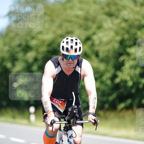 21.06.2026 - Viking Triathlon Michael Burmester http://msf.ph/oto/9880662 21.06.2026 13:24:14 Radfahren 282, 331, 658 meine-sportfotos.de