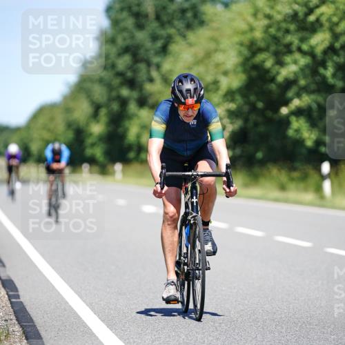 21.06.2026 - Viking Triathlon Michael Burmester http://msf.ph/oto/9880696 21.06.2026 13:24:24 Radfahren 282, 331, 658 meine-sportfotos.de