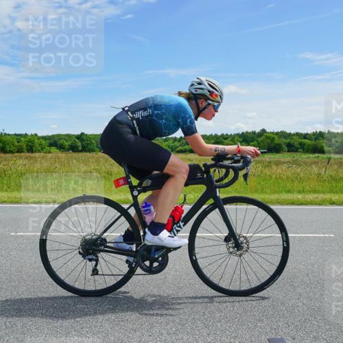 21.06.2026 - Viking Triathlon Michael Burmester http://msf.ph/oto/9880775 21.06.2026 12:48:44 Radfahren 44, 273, 330, 379 meine-sportfotos.de