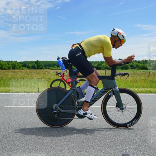 21.06.2026 - Viking Triathlon Michael Burmester http://msf.ph/oto/9880808 21.06.2026 12:48:58 Radfahren 44, 52, 316, 330, 379, 455 meine-sportfotos.de
