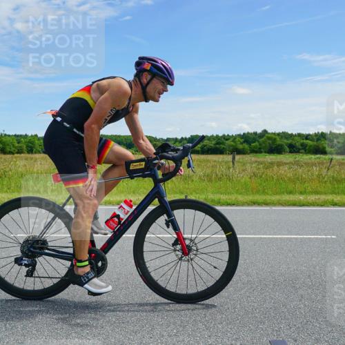 21.06.2026 - Viking Triathlon Michael Burmester http://msf.ph/oto/9880823 21.06.2026 12:49:04 Radfahren 44, 52, 316, 455, 666 meine-sportfotos.de