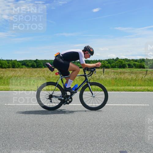 21.06.2026 - Viking Triathlon Michael Burmester http://msf.ph/oto/9880946 21.06.2026 12:52:11 Radfahren 90, 252, 252, 401 meine-sportfotos.de