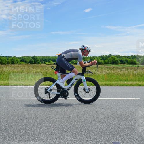 21.06.2026 - Viking Triathlon Michael Burmester http://msf.ph/oto/9881022 21.06.2026 12:52:38 Radfahren 63, 64, 75, 87, 89, 95, 118, 162, 275, 302, 411, 459, 460, 464, 490, 522, 552, 619 meine-sportfotos.de