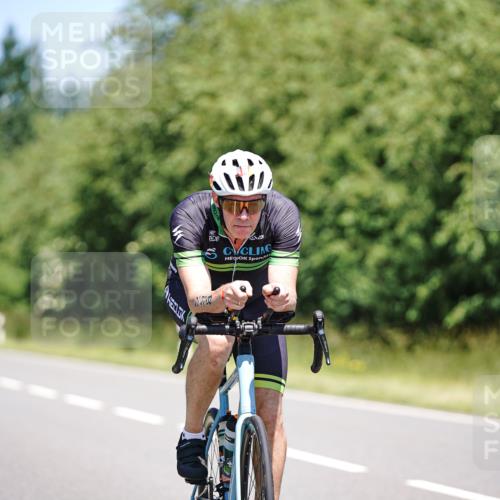 21.06.2026 - Viking Triathlon Michael Burmester http://msf.ph/oto/9881049 21.06.2026 13:25:55 Radfahren  meine-sportfotos.de
