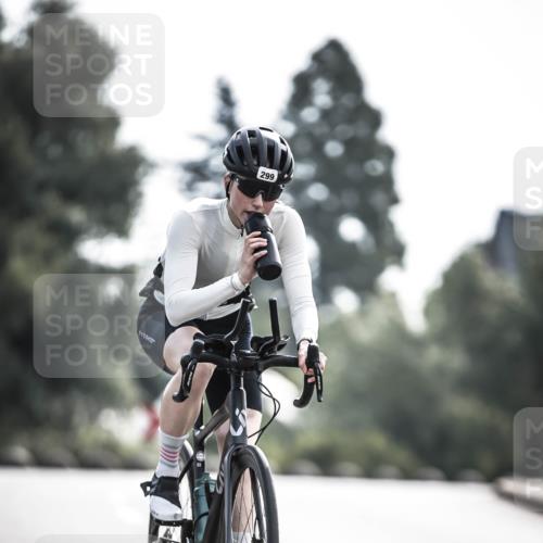 21.06.2026 - 29. Vierlanden-Triathlon H.Heesch http://msf.ph/oto/9881056 21.06.2026 09:14:39 Radfahren 183, 299, 302 meine-sportfotos.de