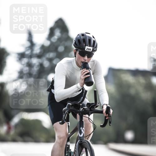 21.06.2026 - 29. Vierlanden-Triathlon H.Heesch http://msf.ph/oto/9881078 21.06.2026 09:14:40 Radfahren 183, 299, 302 meine-sportfotos.de