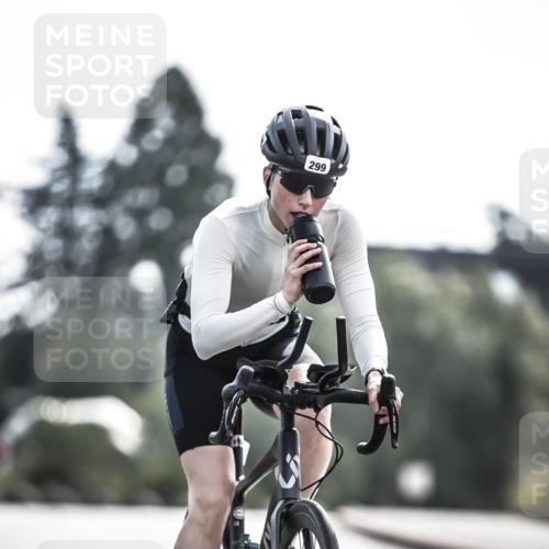 21.06.2026 - 29. Vierlanden-Triathlon H.Heesch http://msf.ph/oto/9881083 21.06.2026 09:14:40 Radfahren 183, 299, 302 meine-sportfotos.de