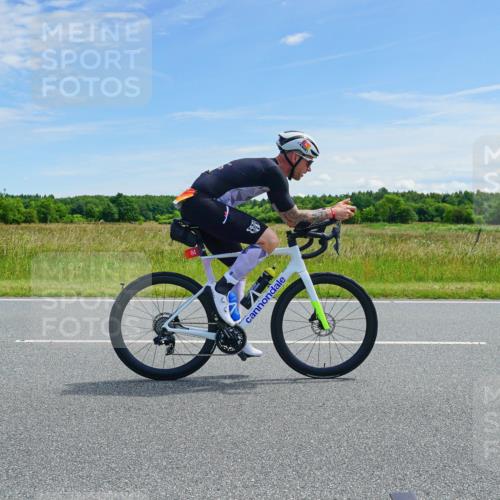 21.06.2026 - Viking Triathlon Michael Burmester http://msf.ph/oto/9881112 21.06.2026 12:53:10 Radfahren 24, 84, 97, 224, 305, 382, 445, 618 meine-sportfotos.de