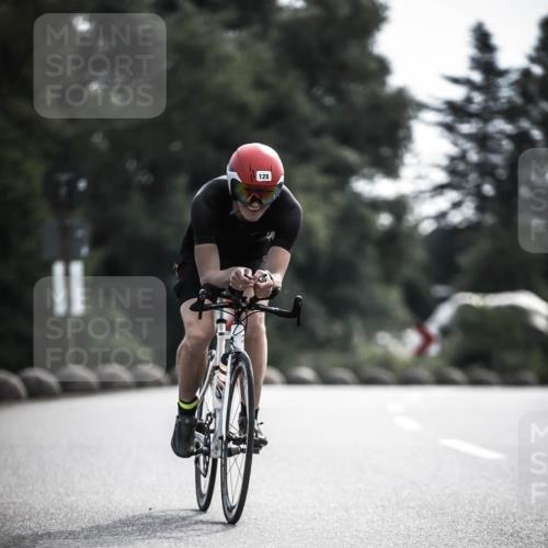 21.06.2026 - 29. Vierlanden-Triathlon H.Heesch http://msf.ph/oto/9881419 21.06.2026 09:15:54 Radfahren 62, 128, 145 meine-sportfotos.de