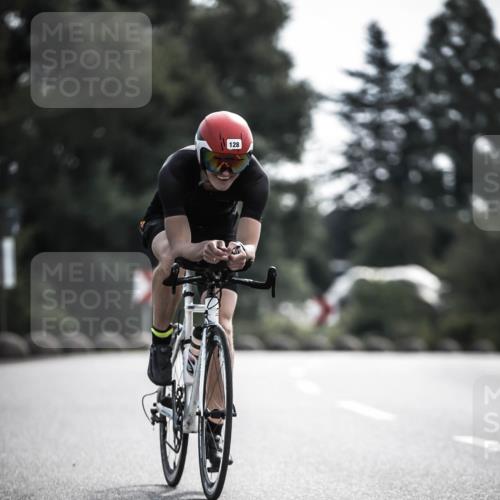 21.06.2026 - 29. Vierlanden-Triathlon H.Heesch http://msf.ph/oto/9881437 21.06.2026 09:15:54 Radfahren 62, 128, 145 meine-sportfotos.de