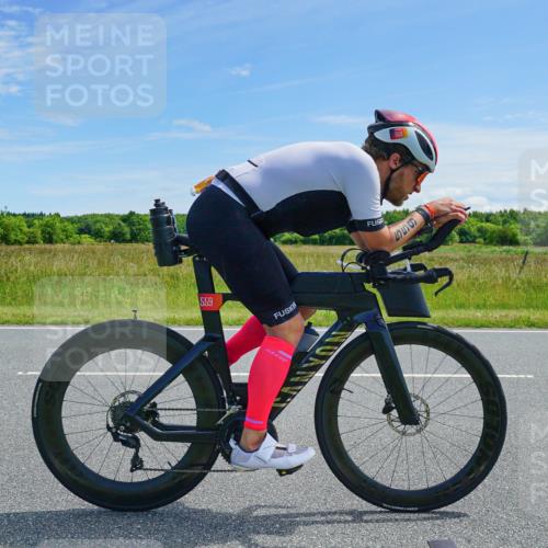 21.06.2026 - Viking Triathlon Michael Burmester http://msf.ph/oto/9881471 21.06.2026 12:57:58 Radfahren 77, 88, 301, 304, 513, 559, 571, 571, 601 meine-sportfotos.de