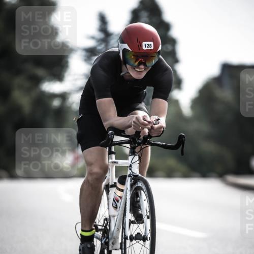 21.06.2026 - 29. Vierlanden-Triathlon H.Heesch http://msf.ph/oto/9881485 21.06.2026 09:15:55 Radfahren 62, 128, 145 meine-sportfotos.de