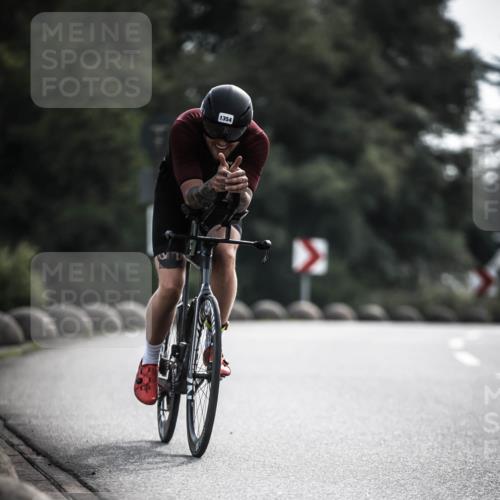 21.06.2026 - 29. Vierlanden-Triathlon H.Heesch http://msf.ph/oto/9881511 21.06.2026 09:16:12 Radfahren 61, 212, 1354 meine-sportfotos.de