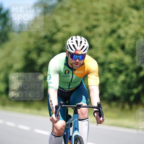 21.06.2026 - Viking Triathlon Michael Burmester http://msf.ph/oto/9881684 21.06.2026 13:30:25 Radfahren 138, 174, 512 meine-sportfotos.de