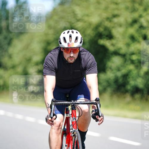 21.06.2026 - Viking Triathlon Michael Burmester http://msf.ph/oto/9881725 21.06.2026 13:30:33 Radfahren 138, 174, 512 meine-sportfotos.de