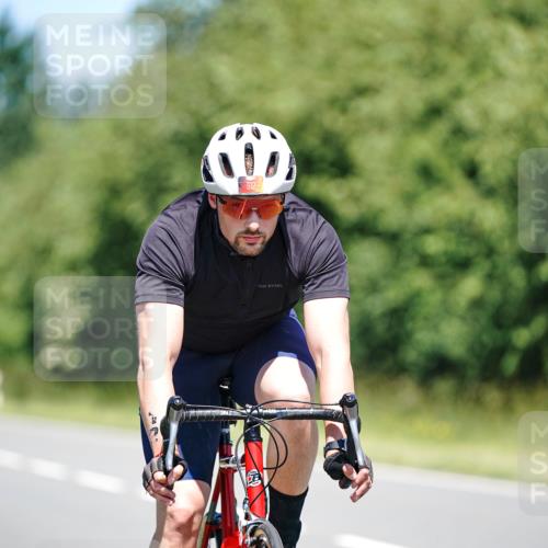 21.06.2026 - Viking Triathlon Michael Burmester http://msf.ph/oto/9881728 21.06.2026 13:30:33 Radfahren 138, 174, 512 meine-sportfotos.de