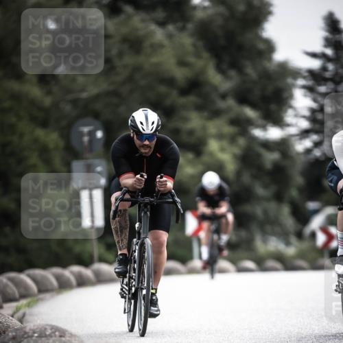 21.06.2026 - 29. Vierlanden-Triathlon H.Heesch http://msf.ph/oto/9881883 21.06.2026 10:32:35 Radfahren 12, 93, 217, 287, 299, 302, 324 meine-sportfotos.de
