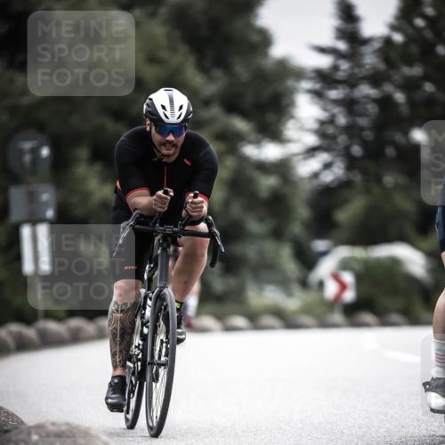 21.06.2026 - 29. Vierlanden-Triathlon H.Heesch http://msf.ph/oto/9881943 21.06.2026 10:32:35 Radfahren 12, 93, 217, 287, 299, 302, 324 meine-sportfotos.de