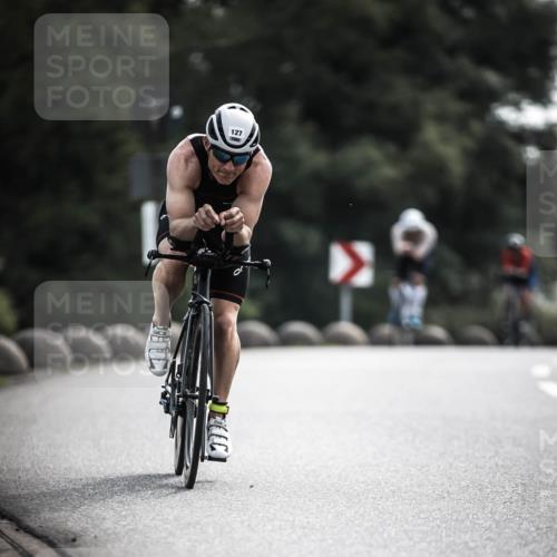 21.06.2026 - 29. Vierlanden-Triathlon H.Heesch http://msf.ph/oto/9882033 21.06.2026 09:17:27 Radfahren 3, 16, 127, 202, 233 meine-sportfotos.de