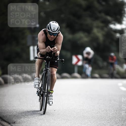 21.06.2026 - 29. Vierlanden-Triathlon H.Heesch http://msf.ph/oto/9882051 21.06.2026 09:17:27 Radfahren 3, 16, 127, 202, 233 meine-sportfotos.de