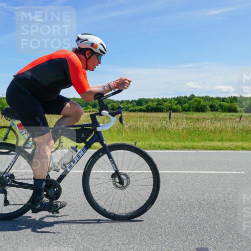 21.06.2026 - Viking Triathlon Michael Burmester http://msf.ph/oto/9882174 21.06.2026 13:11:13 Radfahren 341, 353, 424, 561 meine-sportfotos.de