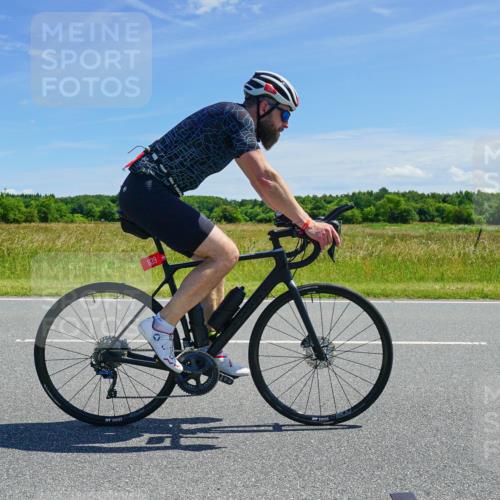 21.06.2026 - Viking Triathlon Michael Burmester http://msf.ph/oto/9882362 21.06.2026 13:14:35 Radfahren 190, 251 meine-sportfotos.de