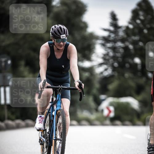 21.06.2026 - 29. Vierlanden-Triathlon H.Heesch http://msf.ph/oto/9882454 21.06.2026 10:34:37 Radfahren 92, 166, 178, 350, 363, 414, 554, 560 meine-sportfotos.de