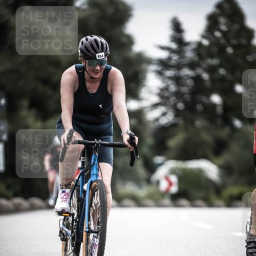 21.06.2026 - 29. Vierlanden-Triathlon H.Heesch http://msf.ph/oto/9882462 21.06.2026 10:34:37 Radfahren 92, 166, 178, 350, 363, 414, 554, 560 meine-sportfotos.de