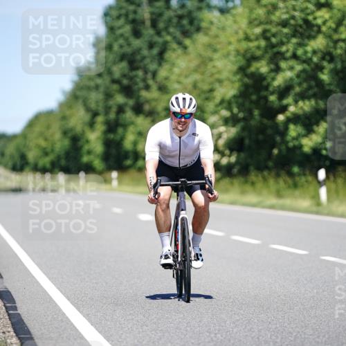 21.06.2026 - Viking Triathlon Michael Burmester http://msf.ph/oto/9882463 21.06.2026 13:39:25 Radfahren  meine-sportfotos.de