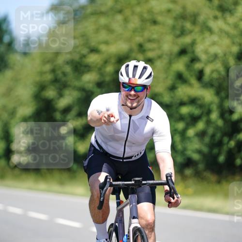 21.06.2026 - Viking Triathlon Michael Burmester http://msf.ph/oto/9882472 21.06.2026 13:39:26 Radfahren  meine-sportfotos.de
