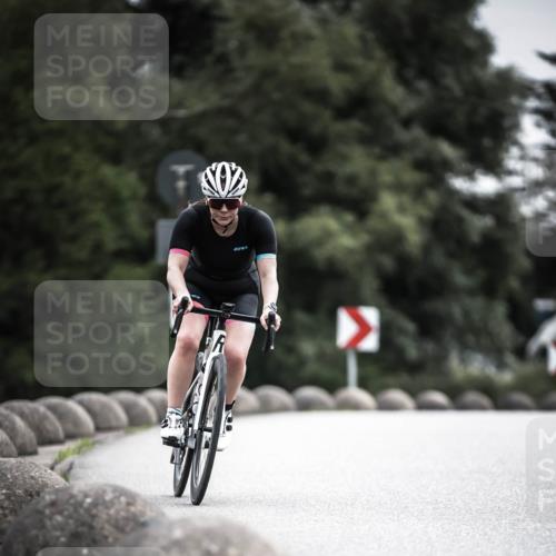 21.06.2026 - 29. Vierlanden-Triathlon H.Heesch http://msf.ph/oto/9882564 21.06.2026 10:34:39 Radfahren 166, 178, 219, 350, 363, 414, 554, 560 meine-sportfotos.de