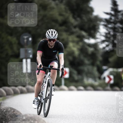 21.06.2026 - 29. Vierlanden-Triathlon H.Heesch http://msf.ph/oto/9882616 21.06.2026 10:34:40 Radfahren 166, 178, 219, 363, 414, 554, 560 meine-sportfotos.de