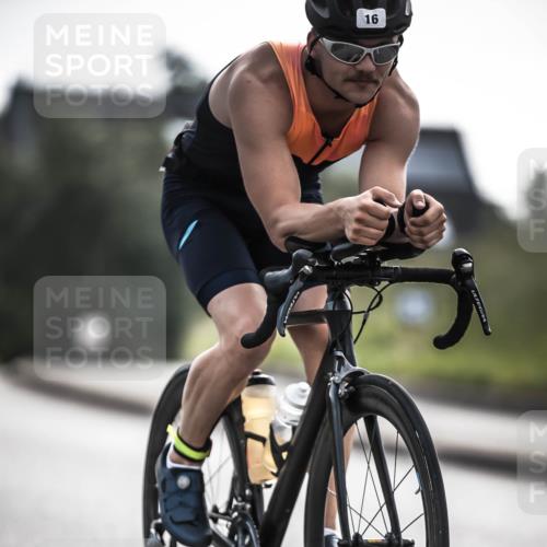21.06.2026 - 29. Vierlanden-Triathlon H.Heesch http://msf.ph/oto/9882630 21.06.2026 09:17:34 Radfahren 16, 51, 233 meine-sportfotos.de