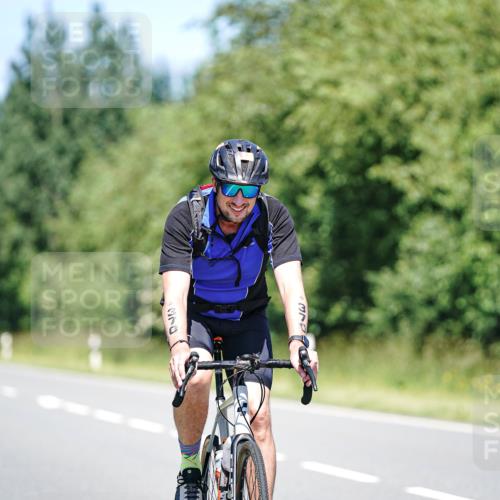 21.06.2026 - Viking Triathlon Michael Burmester http://msf.ph/oto/9882787 21.06.2026 13:44:08 Radfahren  meine-sportfotos.de