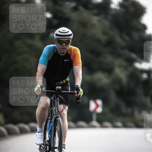 21.06.2026 - 29. Vierlanden-Triathlon H.Heesch http://msf.ph/oto/9883214 21.06.2026 09:18:16 Radfahren 103, 211, 291 meine-sportfotos.de