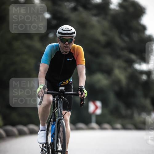 21.06.2026 - 29. Vierlanden-Triathlon H.Heesch http://msf.ph/oto/9883221 21.06.2026 09:18:16 Radfahren 103, 211, 291 meine-sportfotos.de