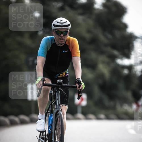 21.06.2026 - 29. Vierlanden-Triathlon H.Heesch http://msf.ph/oto/9883238 21.06.2026 09:18:16 Radfahren 103, 211, 291 meine-sportfotos.de