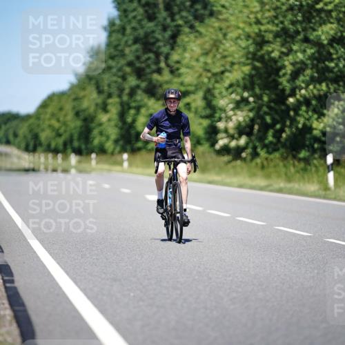 21.06.2026 - Viking Triathlon Michael Burmester http://msf.ph/oto/9883306 21.06.2026 14:01:22 Radfahren  meine-sportfotos.de