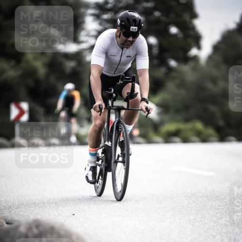 21.06.2026 - 29. Vierlanden-Triathlon H.Heesch http://msf.ph/oto/9883491 21.06.2026 10:35:24 Radfahren 43, 112, 291 meine-sportfotos.de