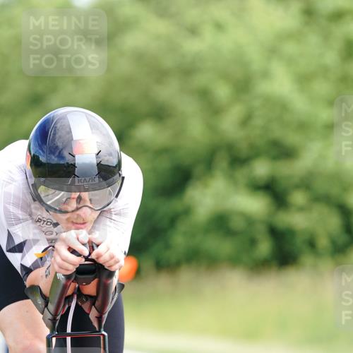 21.06.2026 - Viking Triathlon Michael Burmester http://msf.ph/oto/9883538 21.06.2026 11:01:38 Radfahren 9, 142, 154, 364, 425, 526, 634 meine-sportfotos.de