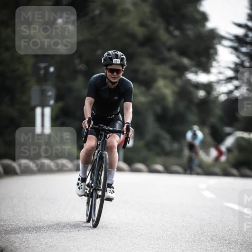 21.06.2026 - 29. Vierlanden-Triathlon H.Heesch http://msf.ph/oto/9883839 21.06.2026 09:19:00 Radfahren 56, 107, 221 meine-sportfotos.de