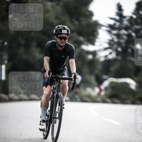 21.06.2026 - 29. Vierlanden-Triathlon H.Heesch http://msf.ph/oto/9883898 21.06.2026 09:19:00 Radfahren 56, 107, 221 meine-sportfotos.de
