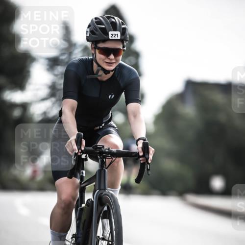 21.06.2026 - 29. Vierlanden-Triathlon H.Heesch http://msf.ph/oto/9884025 21.06.2026 09:19:01 Radfahren 56, 107, 221 meine-sportfotos.de